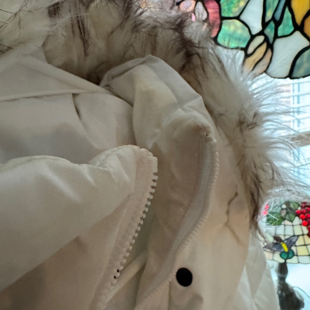 Michael Kors White Puffer Coat with Fur Hood and Black Belt - Picture 7 of 9